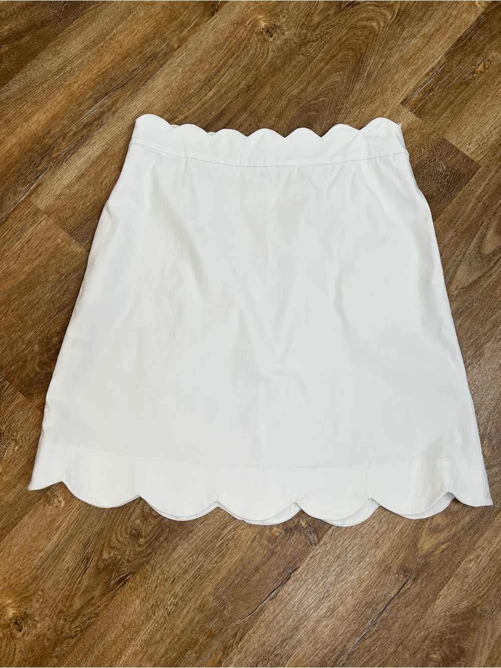 J. McLaughlin White Scallop-Trim Mini Skirt